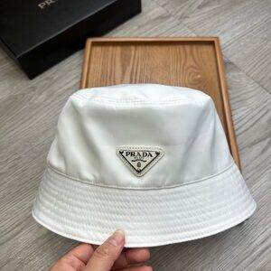 👒💝Prada White Nylon Bucket Hat with Triangle Logo